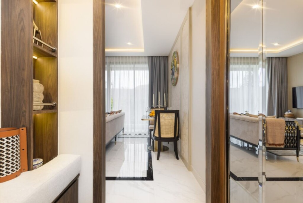 8 Atelier Residence