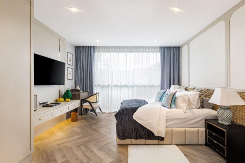 8 Atelier Residence