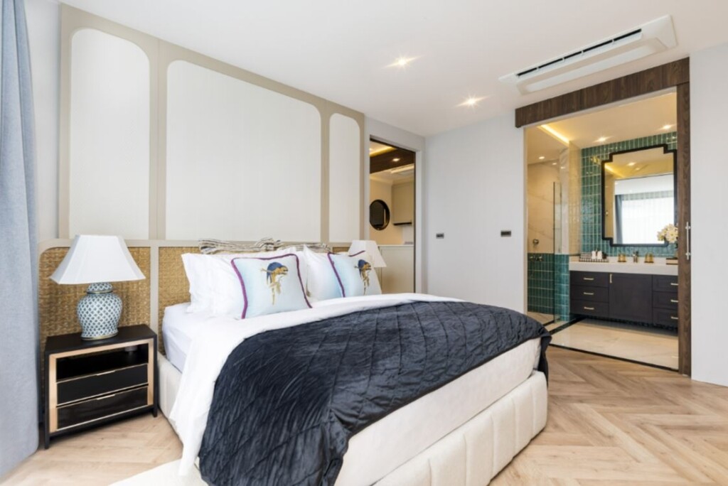 8 Atelier Residence