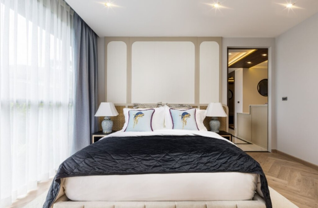 8 Atelier Residence