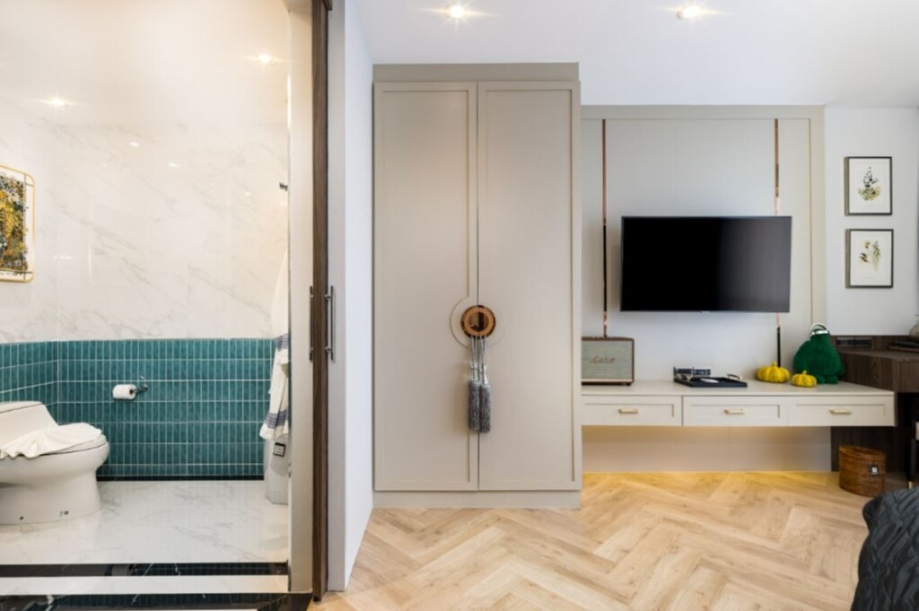 8 Atelier Residence