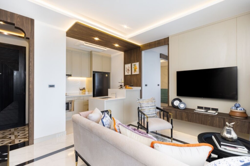 8 Atelier Residence