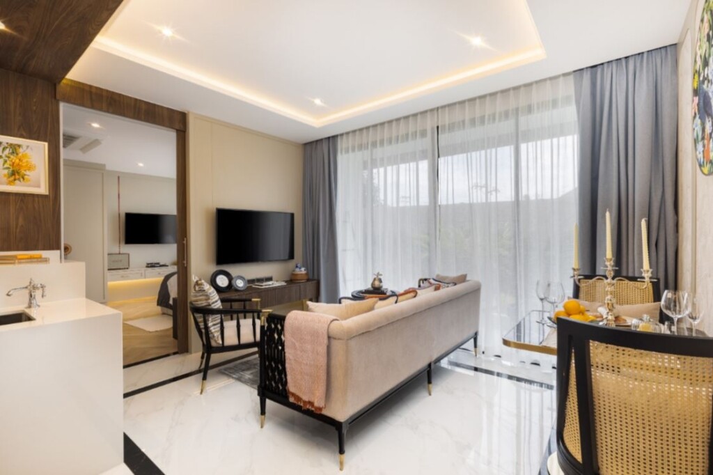 8 Atelier Residence