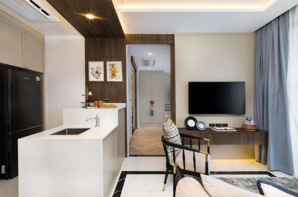 8 Atelier Residence
