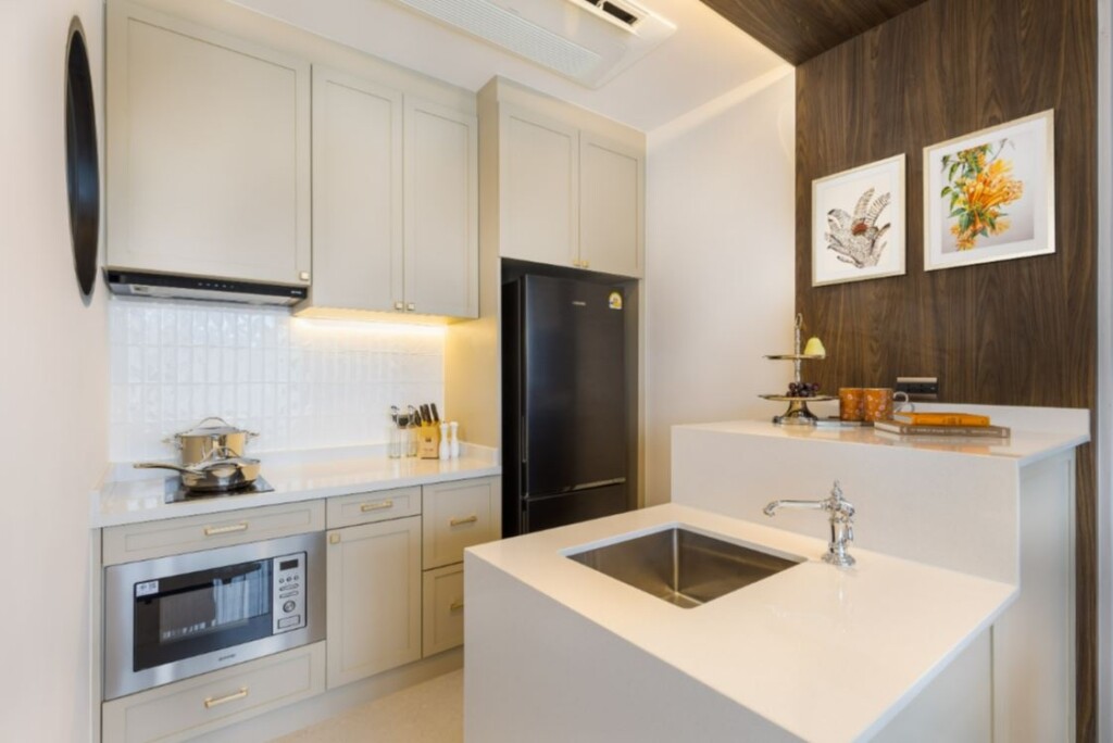 8 Atelier Residence
