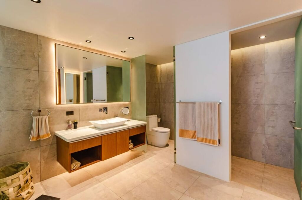 Bluepoint Condominium