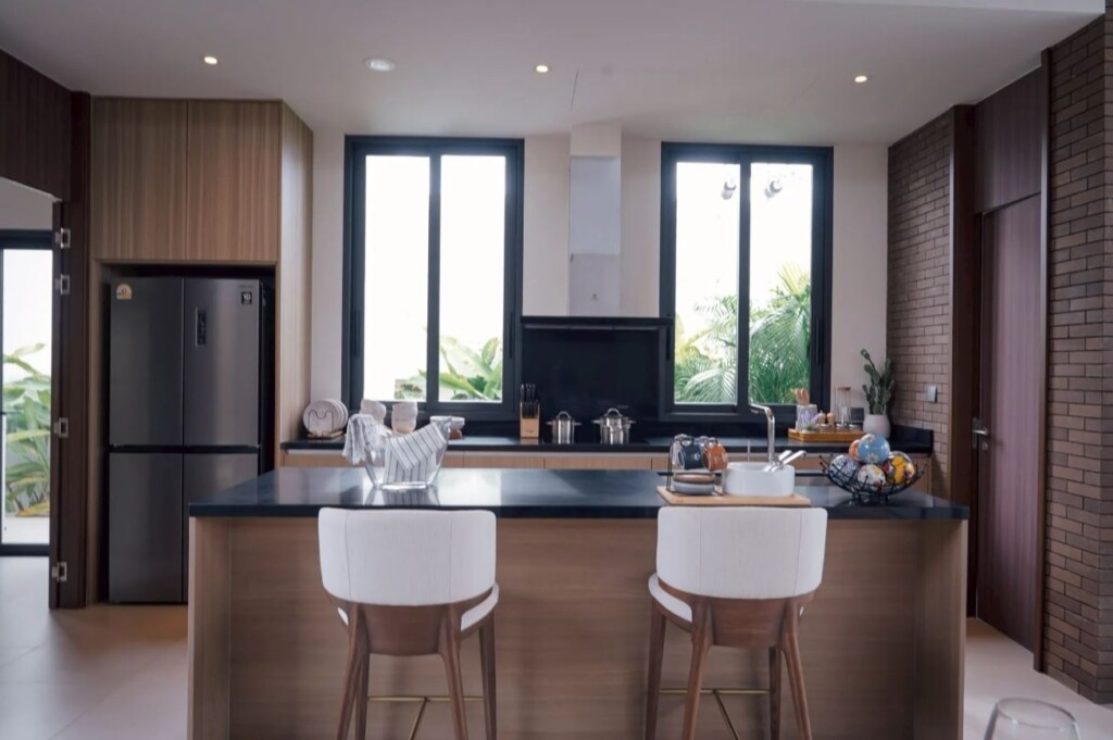 Boat Avenue Residence
