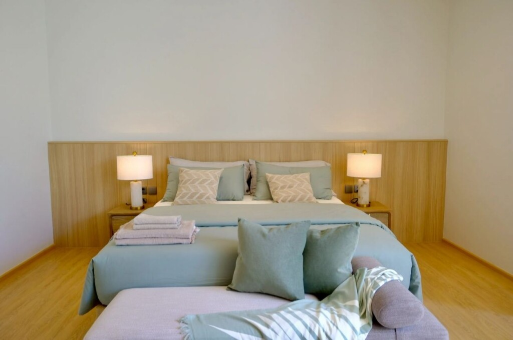 Boat Avenue Residence