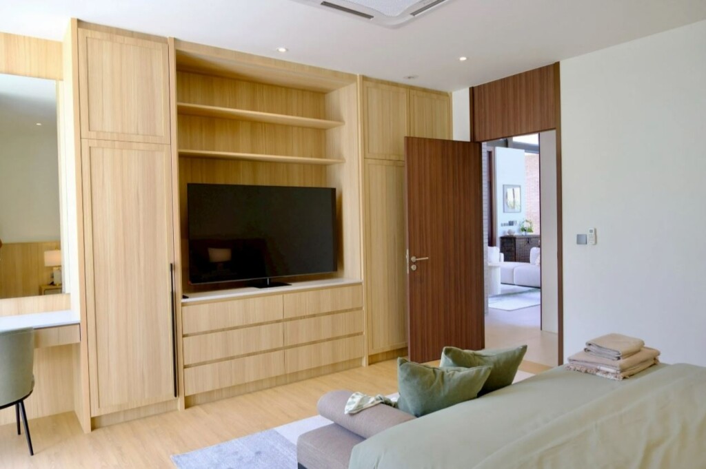 Boat Avenue Residence