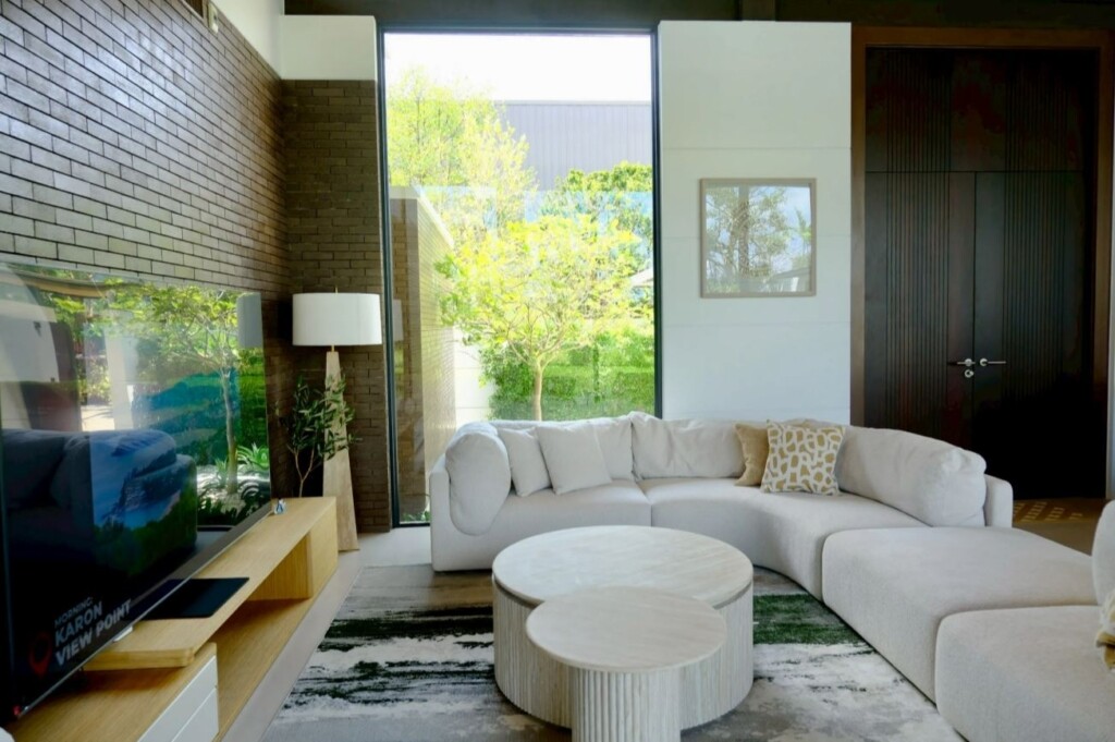 Boat Avenue Residence