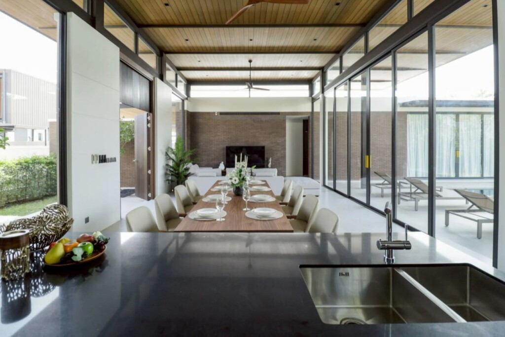 Boat Avenue Residence