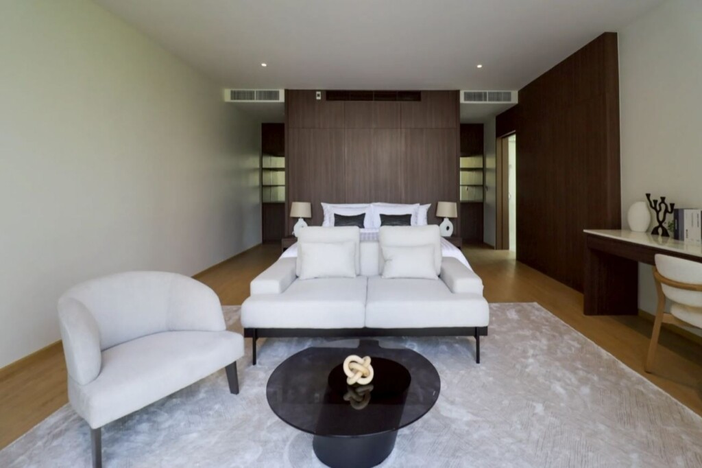 Boat Avenue Residence