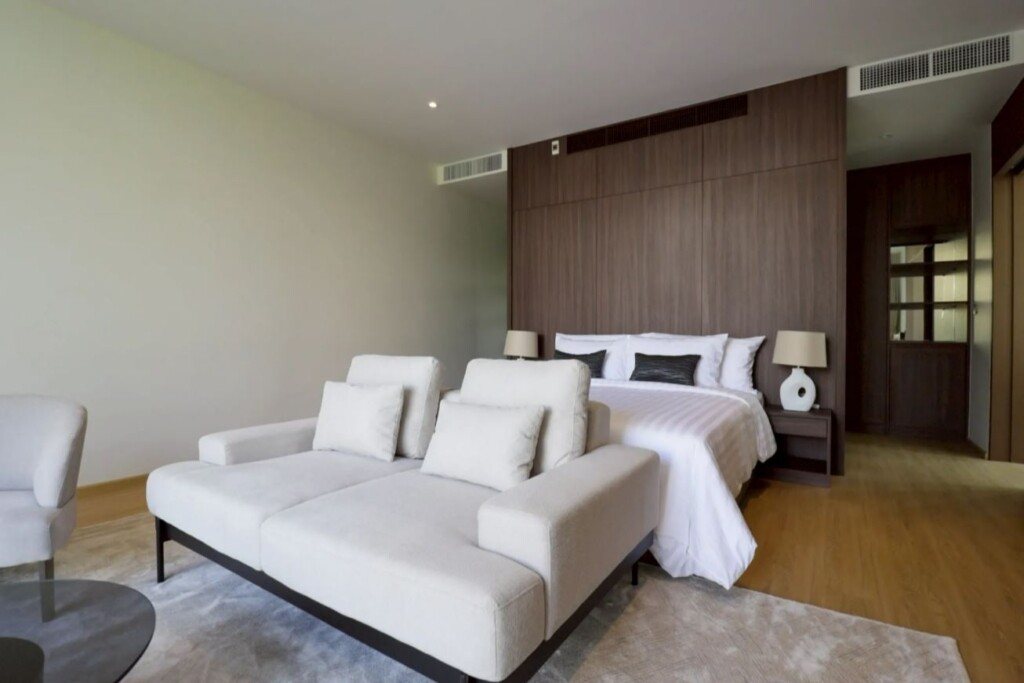 Boat Avenue Residence