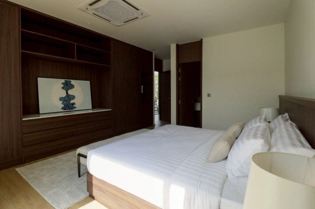 Boat Avenue Residence
