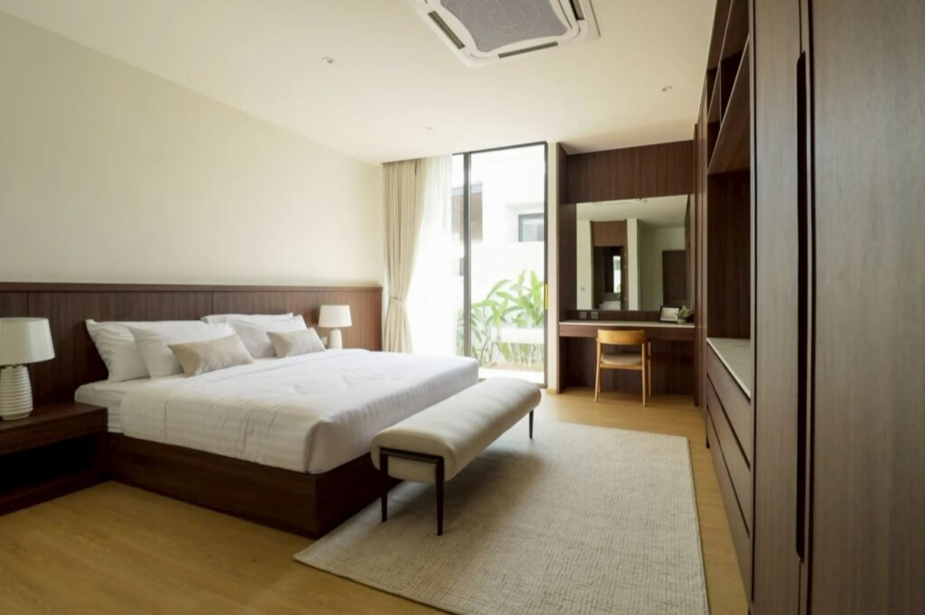 Boat Avenue Residence