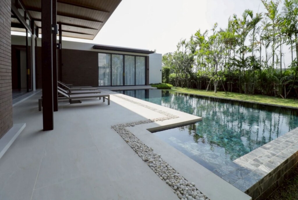 Boat Avenue Residence