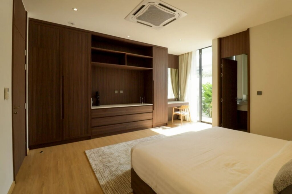 Boat Avenue Residence