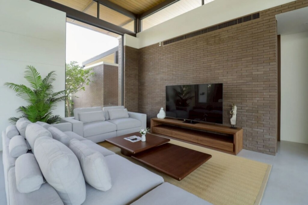 Boat Avenue Residence